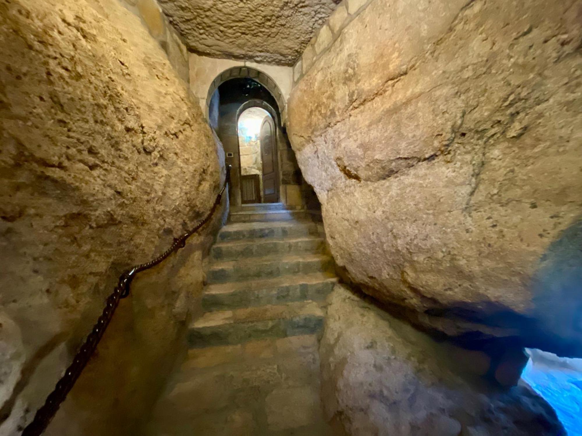 Magnifico Castillo Privado, Elevado En La Roca * La Cabrera